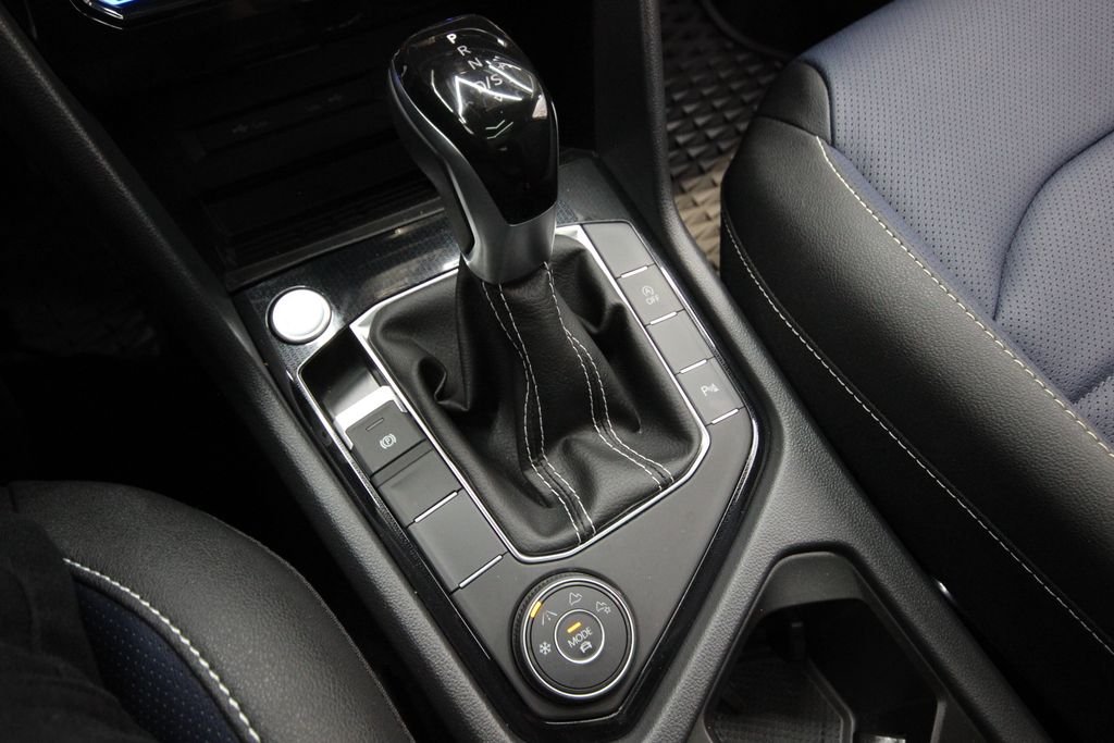 2025 Volkswagen Taos SEL - Photo 27