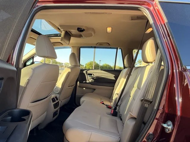 Used 2019 Red Honda EX-L image 11