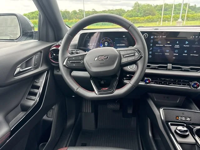 New 2027 Polar White Tricoat Chevrolet RS image 13