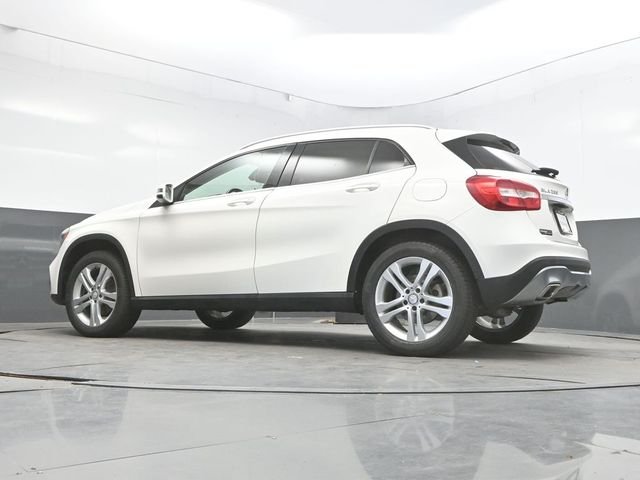 Used 2019 White Mercedes-Benz GLA 250 image 35