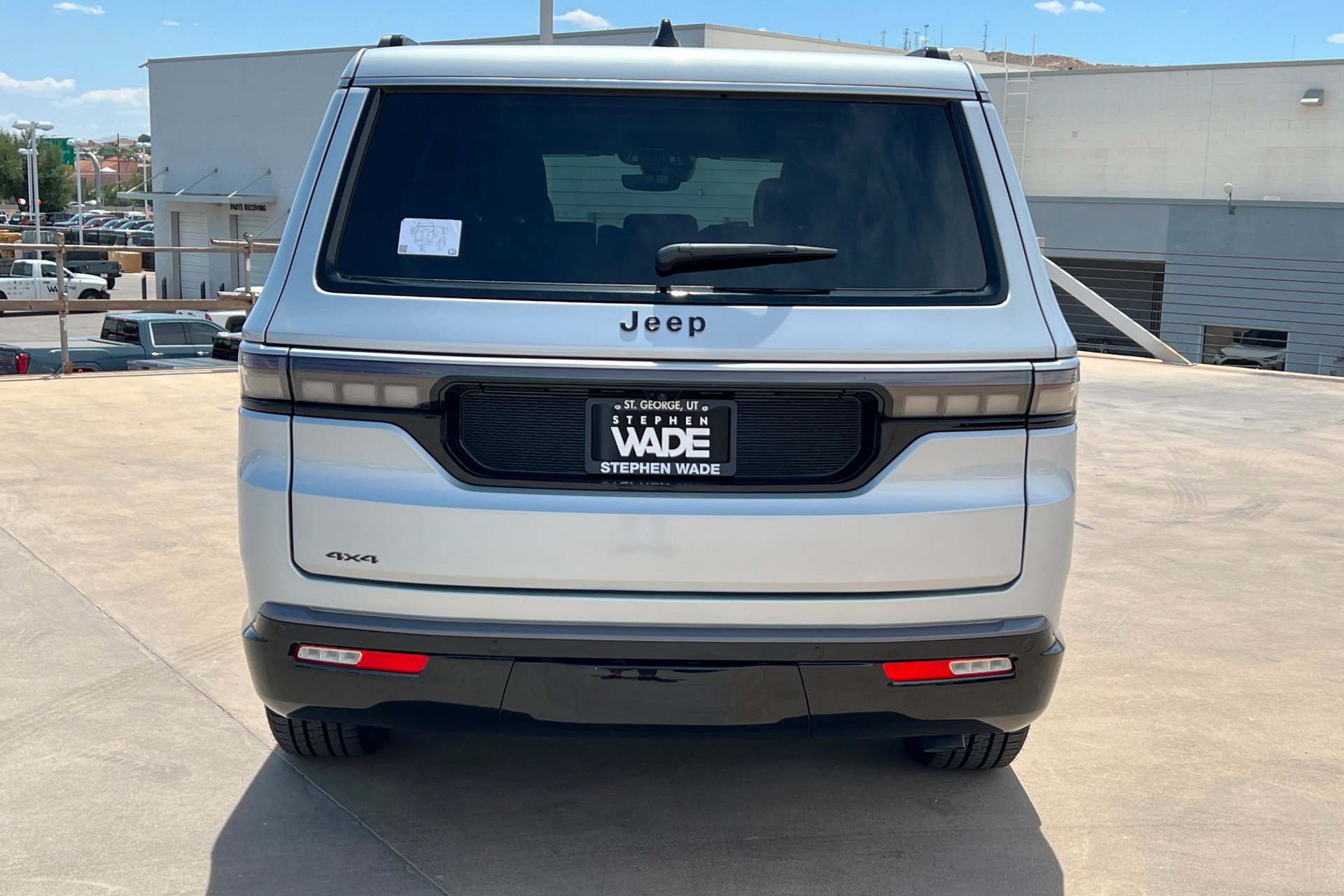 New 2026 Silver-Zynith Exterior Paint Jeep  image 5