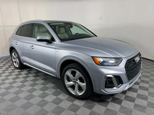 2023 Audi Q5 45 Premium Plus's photo