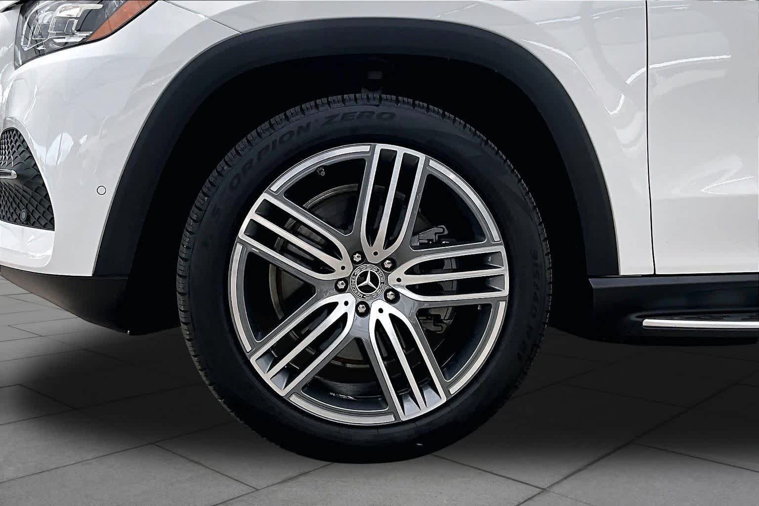 Used 2022 Polar White Mercedes-Benz GLS 450 image 11