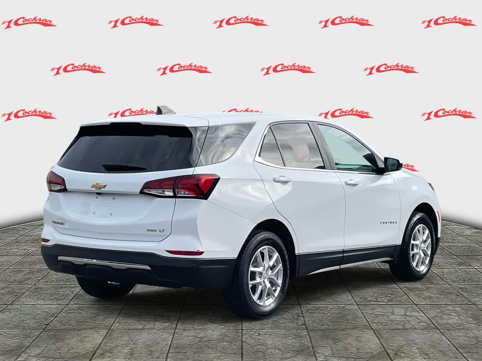2023 Chevrolet Equinox LT photo 3