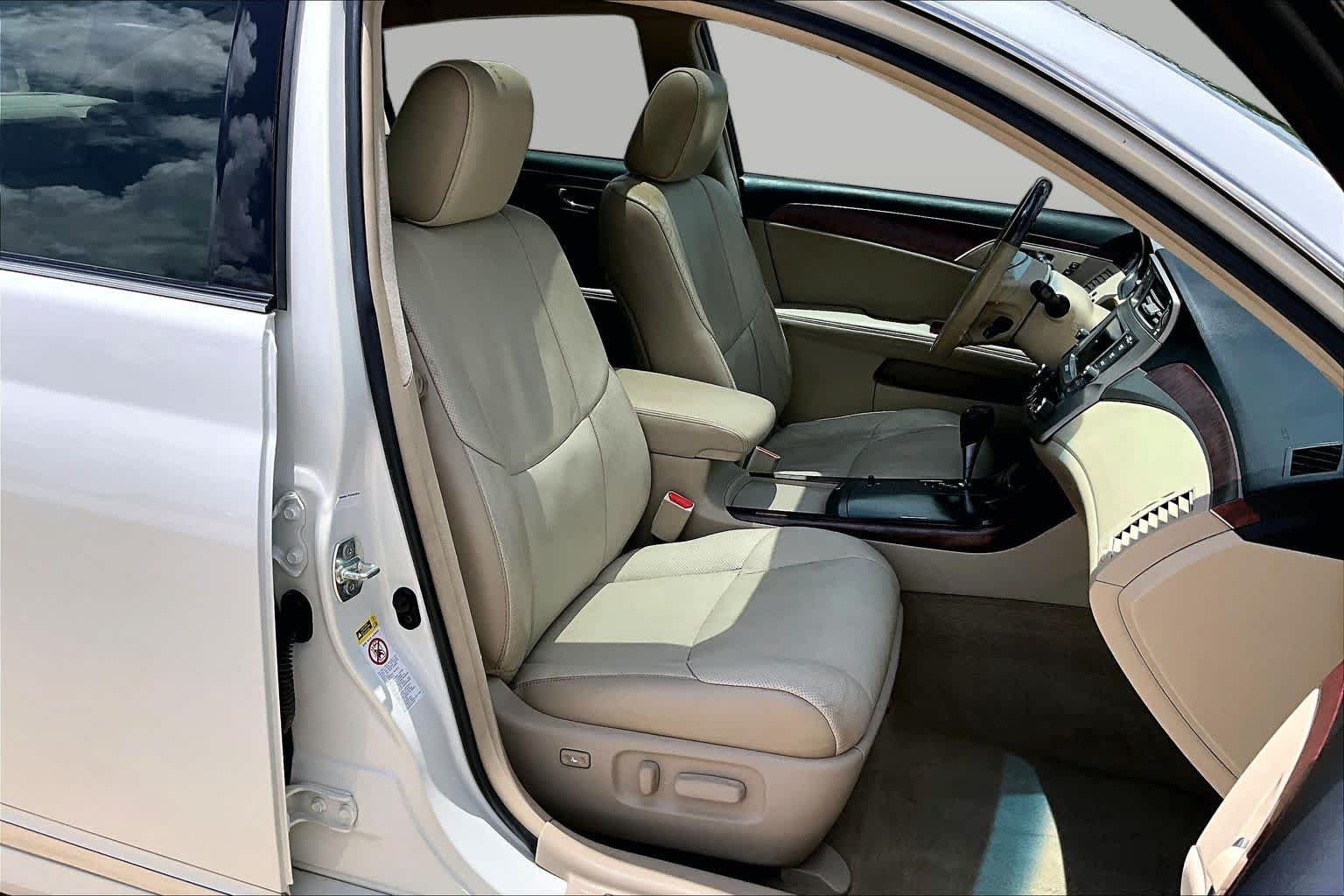 Used 2012 Blizzard Pearl Toyota Limited image 9