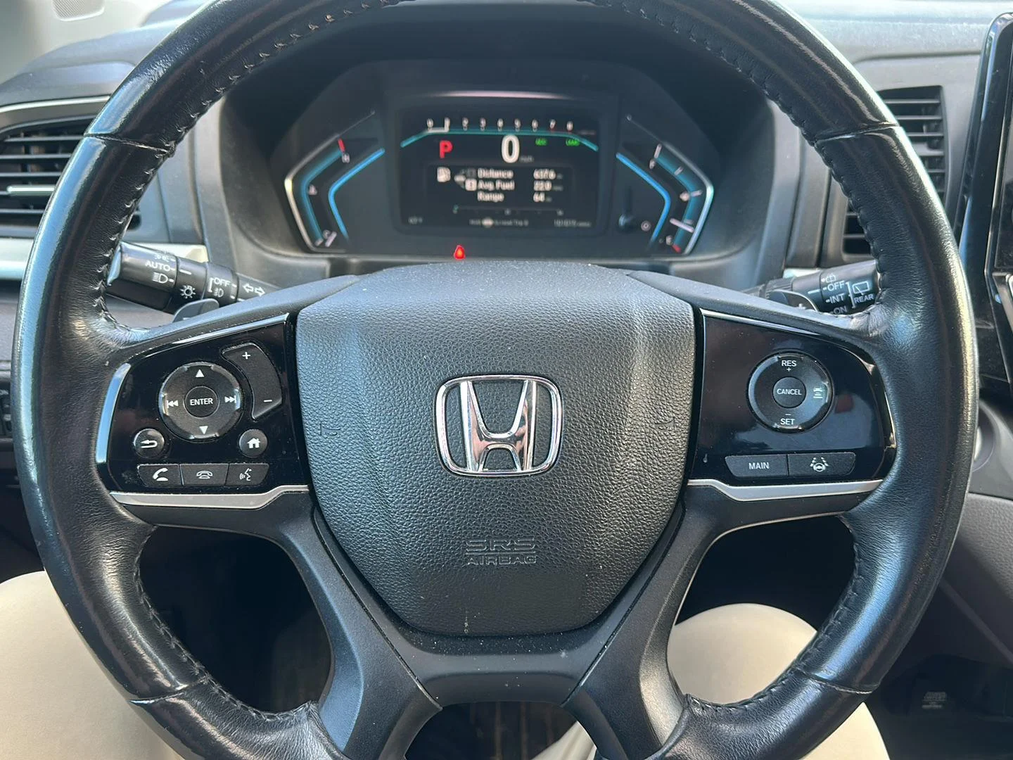 Used 2018 Pacific Pewter Metallic Honda Touring image 15