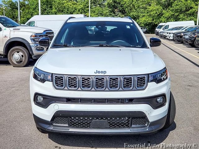 Used 2024 White Jeep Latitude Lux image 4