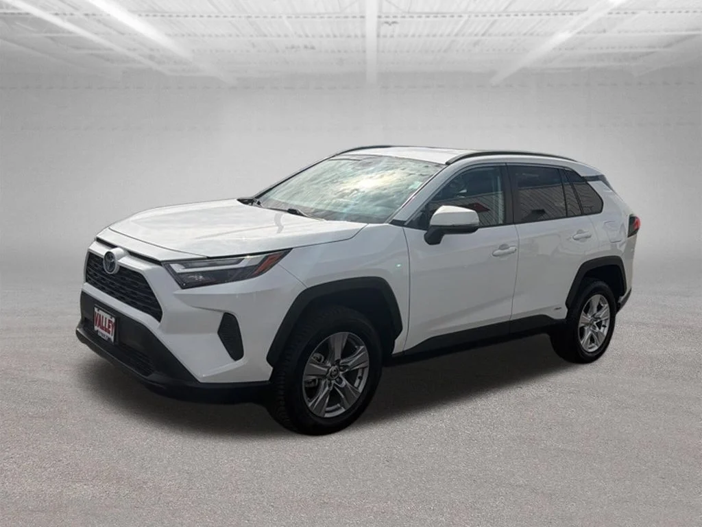 Used 2023 White Toyota XLE image 4