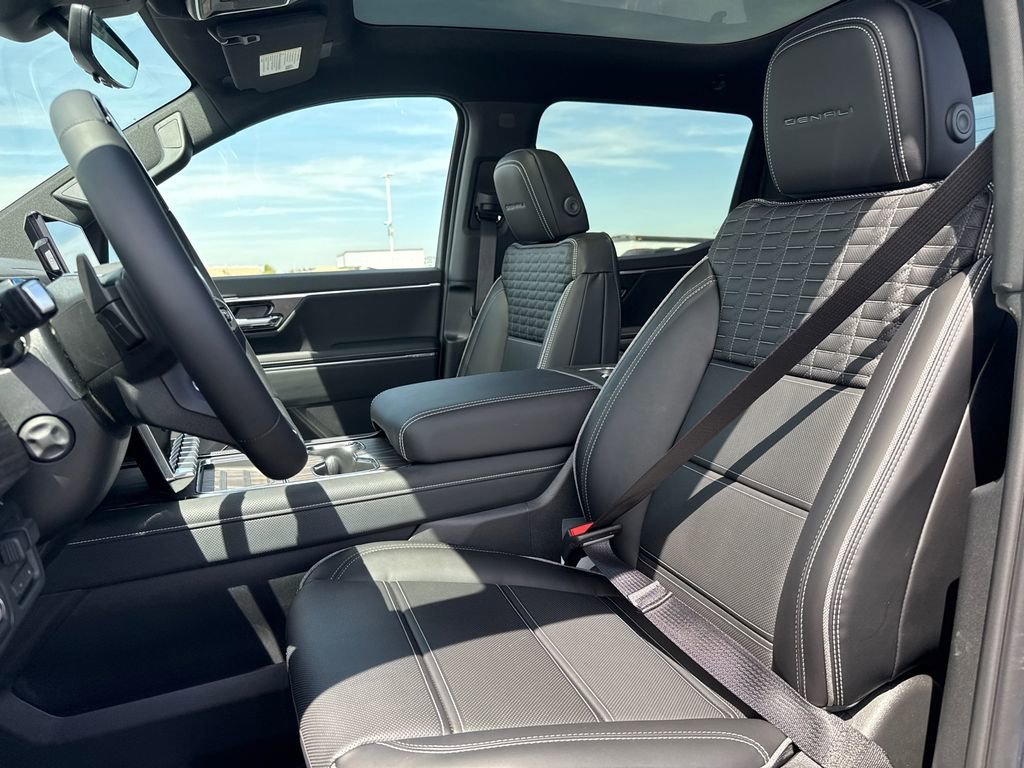 2025 GMC Sierra EV Denali - Photo 18