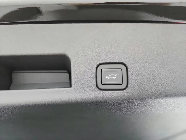 Used 2026 Black Chevrolet High Country image 45