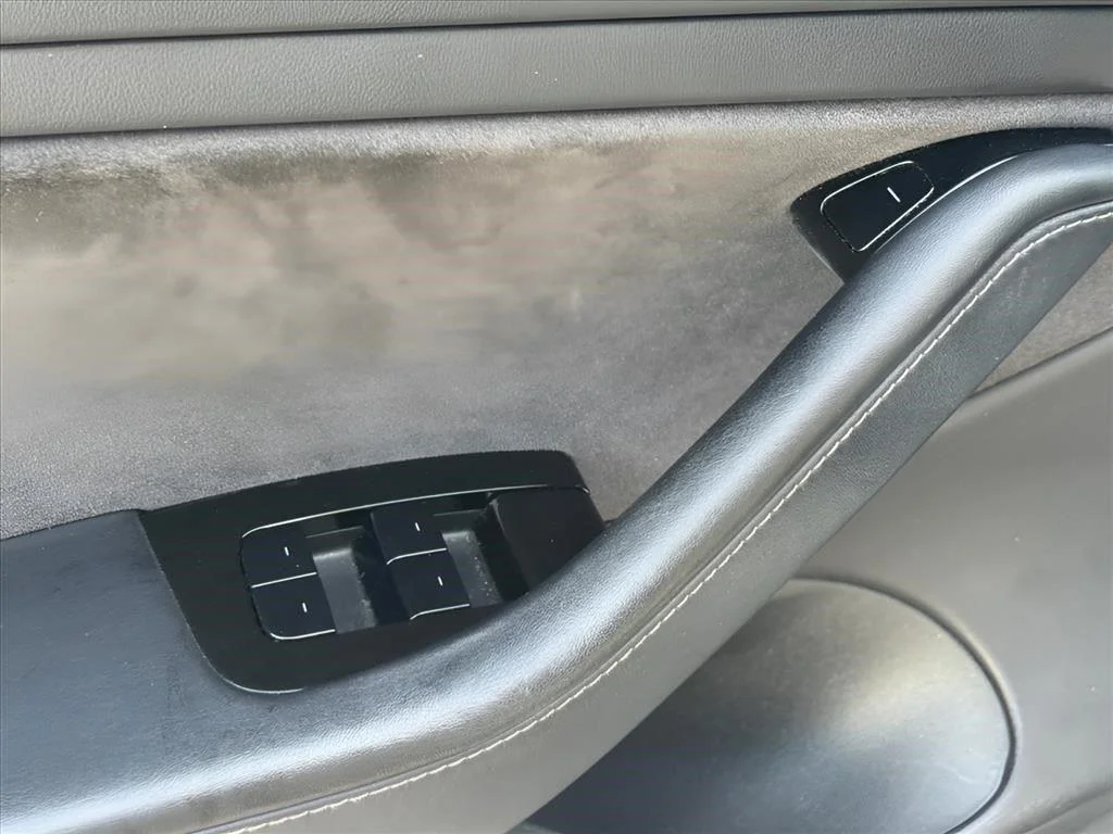 Used 2018 Solid Black Tesla Long Range Battery image 17