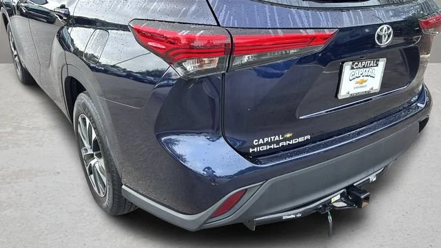Used 2020  Toyota XLE image 40