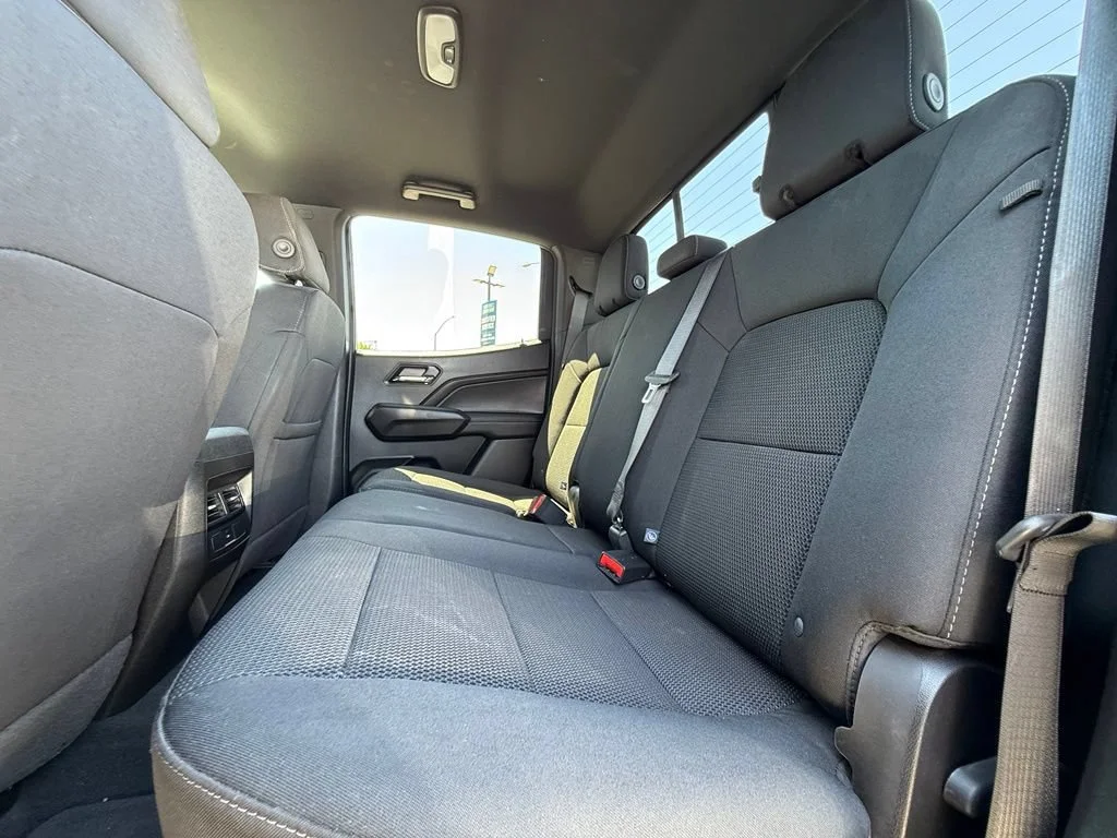 Used 2026 Onyx Black GMC Elevation image 31