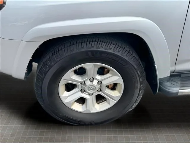 Used 2016 Silver Toyota SR5 Premium image 15
