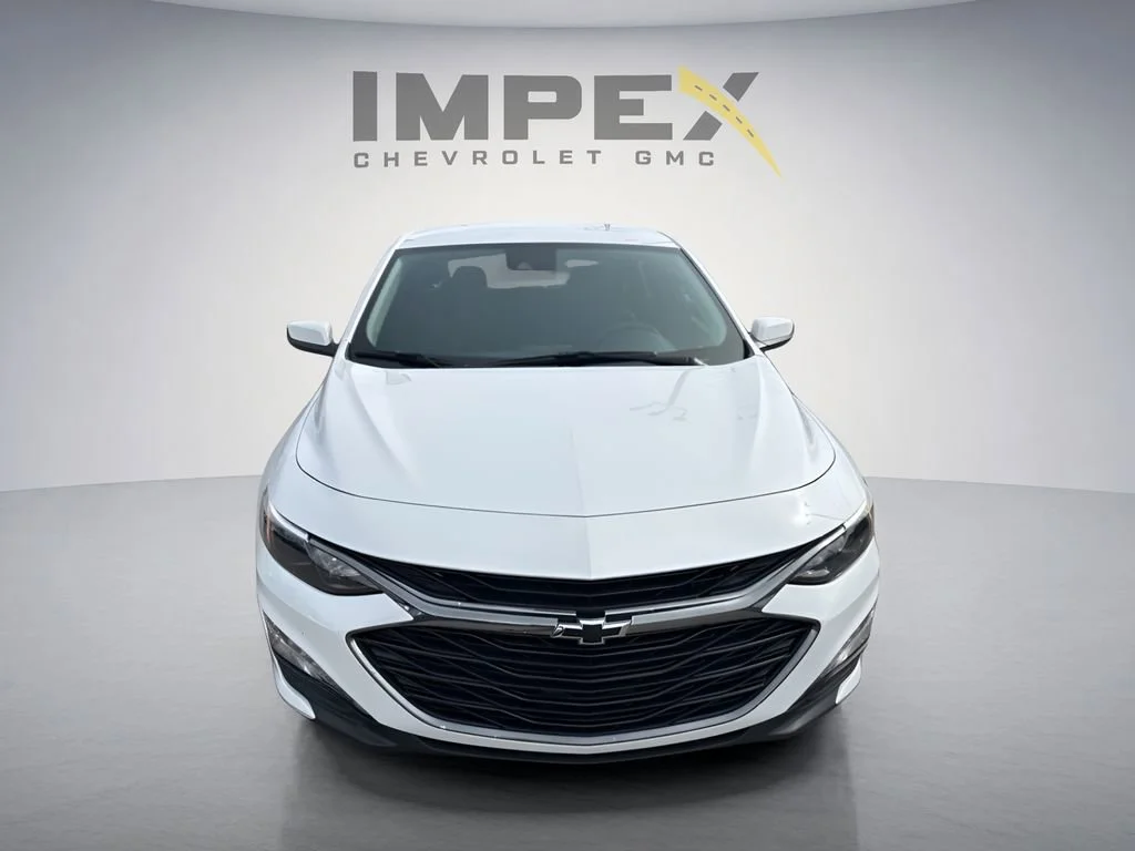 Used 2024 Summit White Chevrolet 1LT image 8