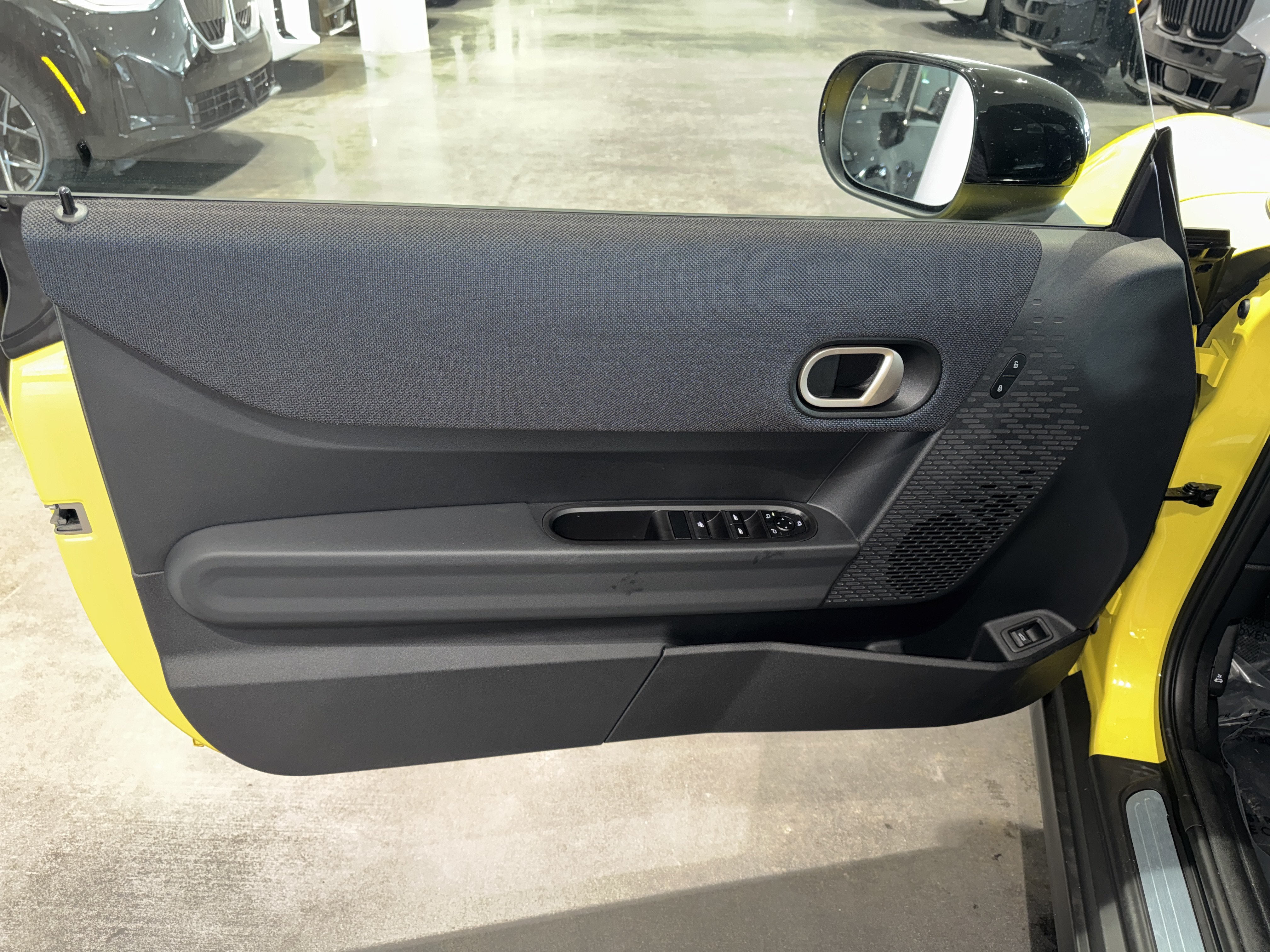 New 2026 Yellow MINI Signature Plus image 12