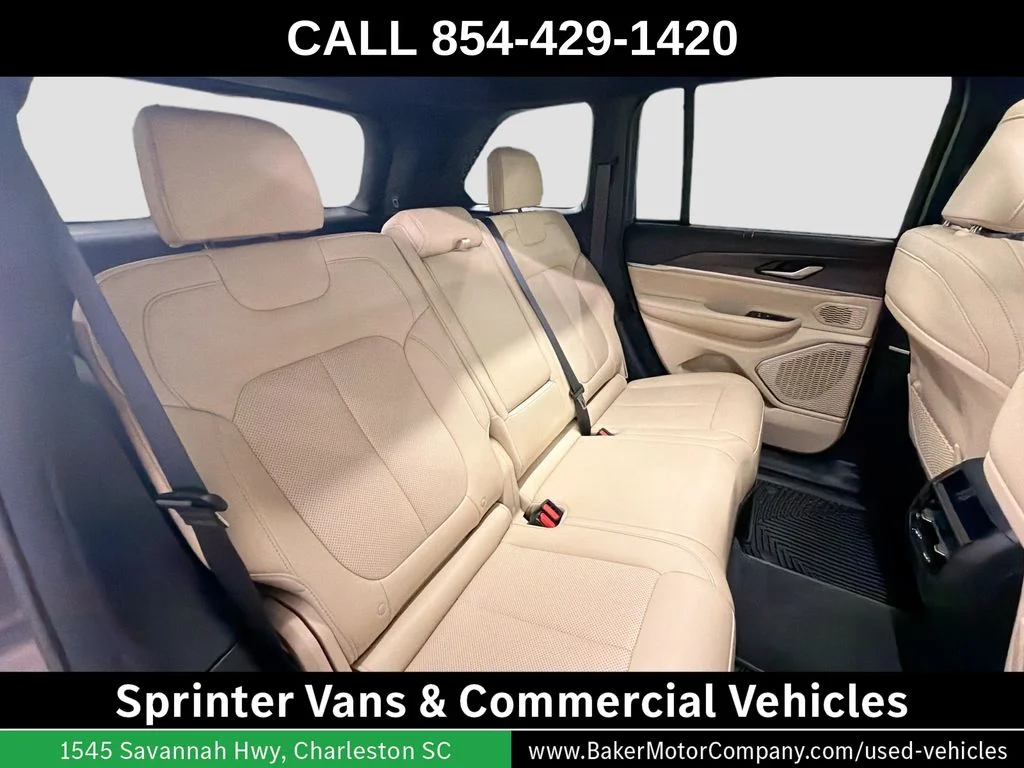 Used 2025 Gray Metallic Jeep Limited image 29