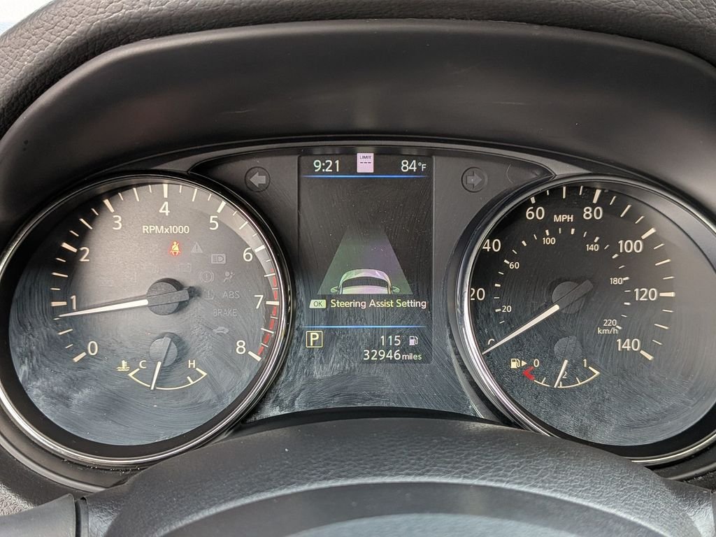 Used 2022 Red Nissan SL image 17