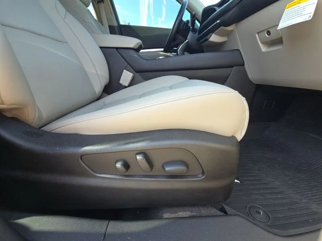 Used 2023 Silver Cadillac Luxury image 18