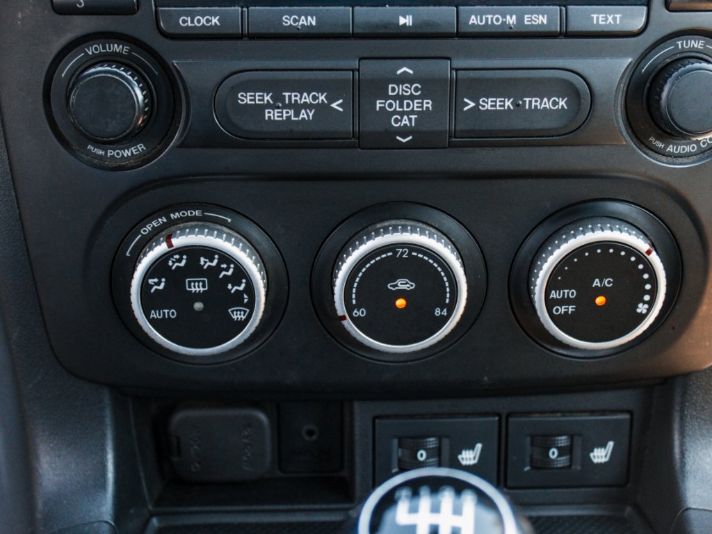 Used 2010 RED Mazda  image 16