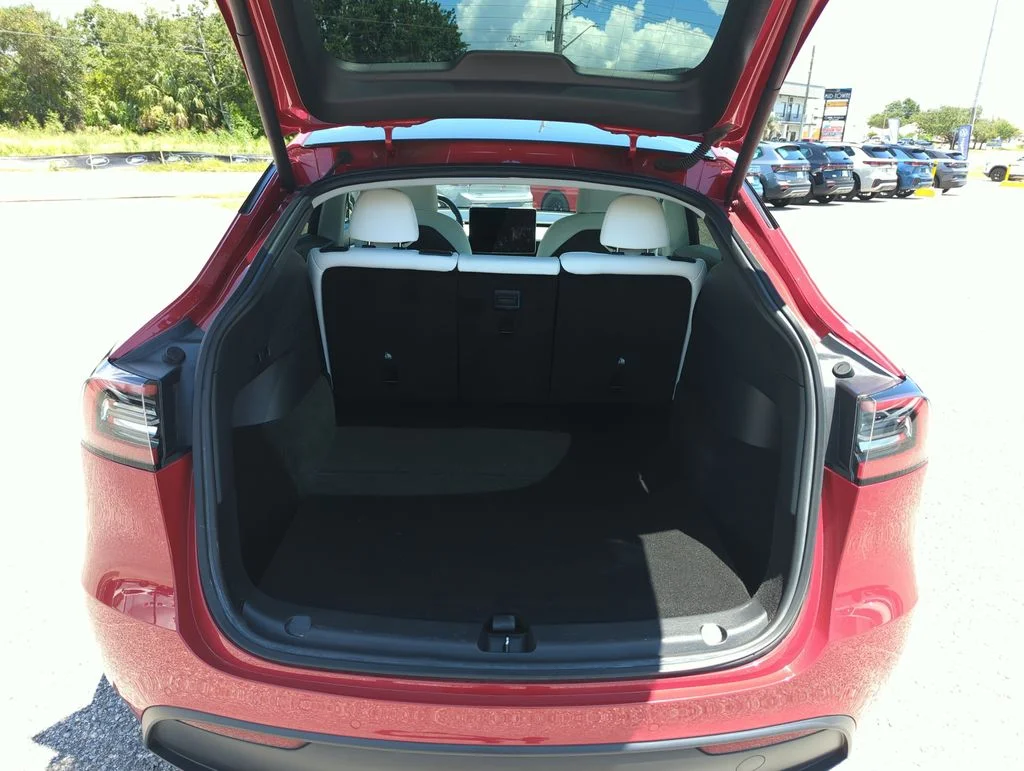 Used 2022  Tesla Performance image 27