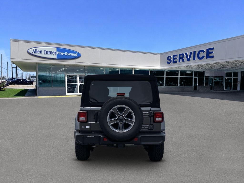 Used 2022 Granite Crystal Metallic Clearcoat Jeep Unlimited Sahara image 7