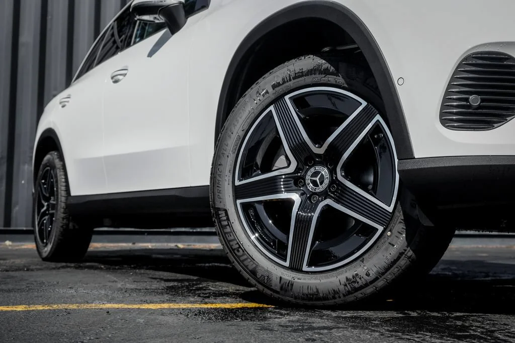 New 2027 Polar White Mercedes-Benz GLC 300 image 41