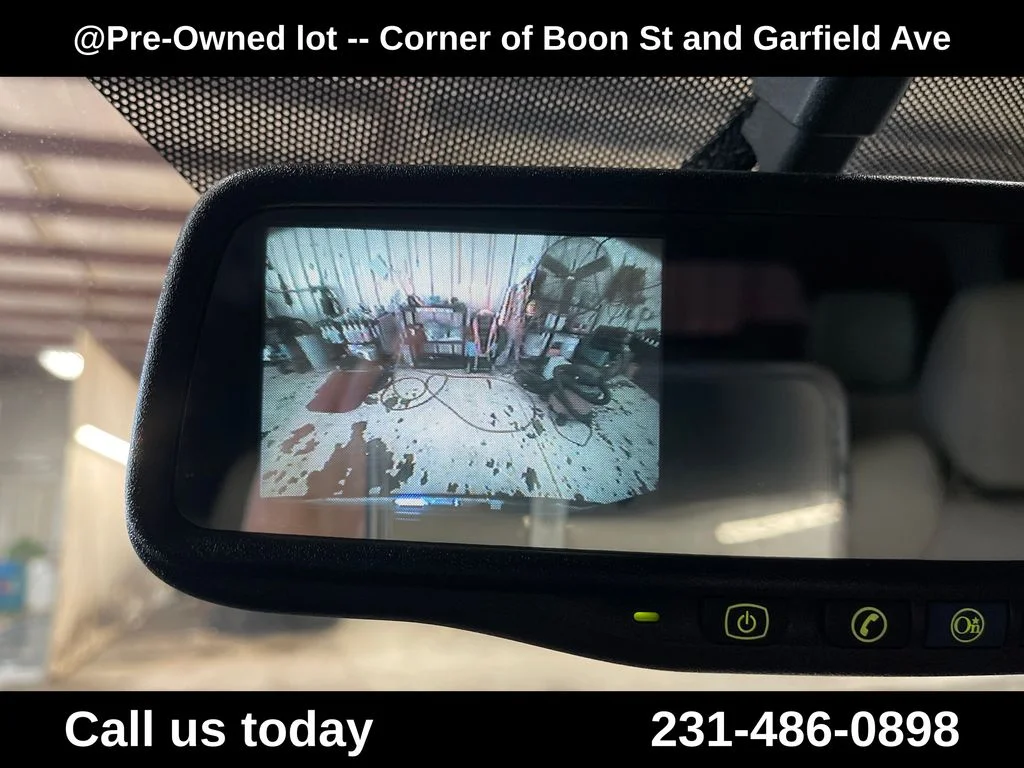 Used 2012  GMC SLT-2 image 24