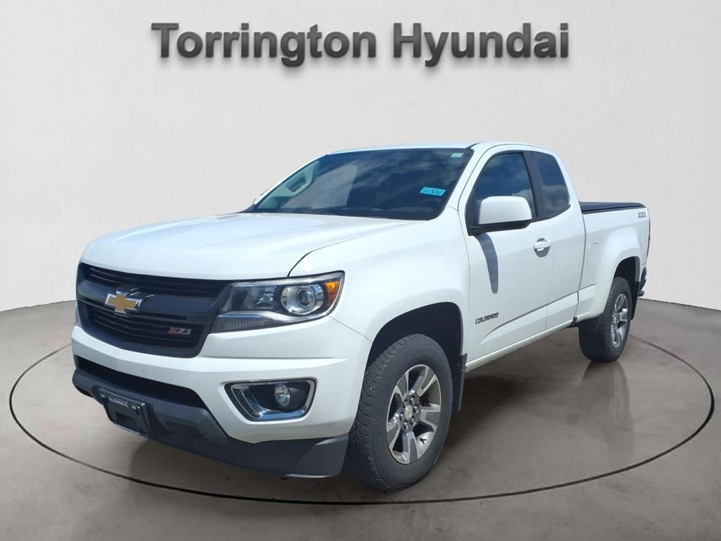 Used 2018 White Chevrolet Z71 image 1