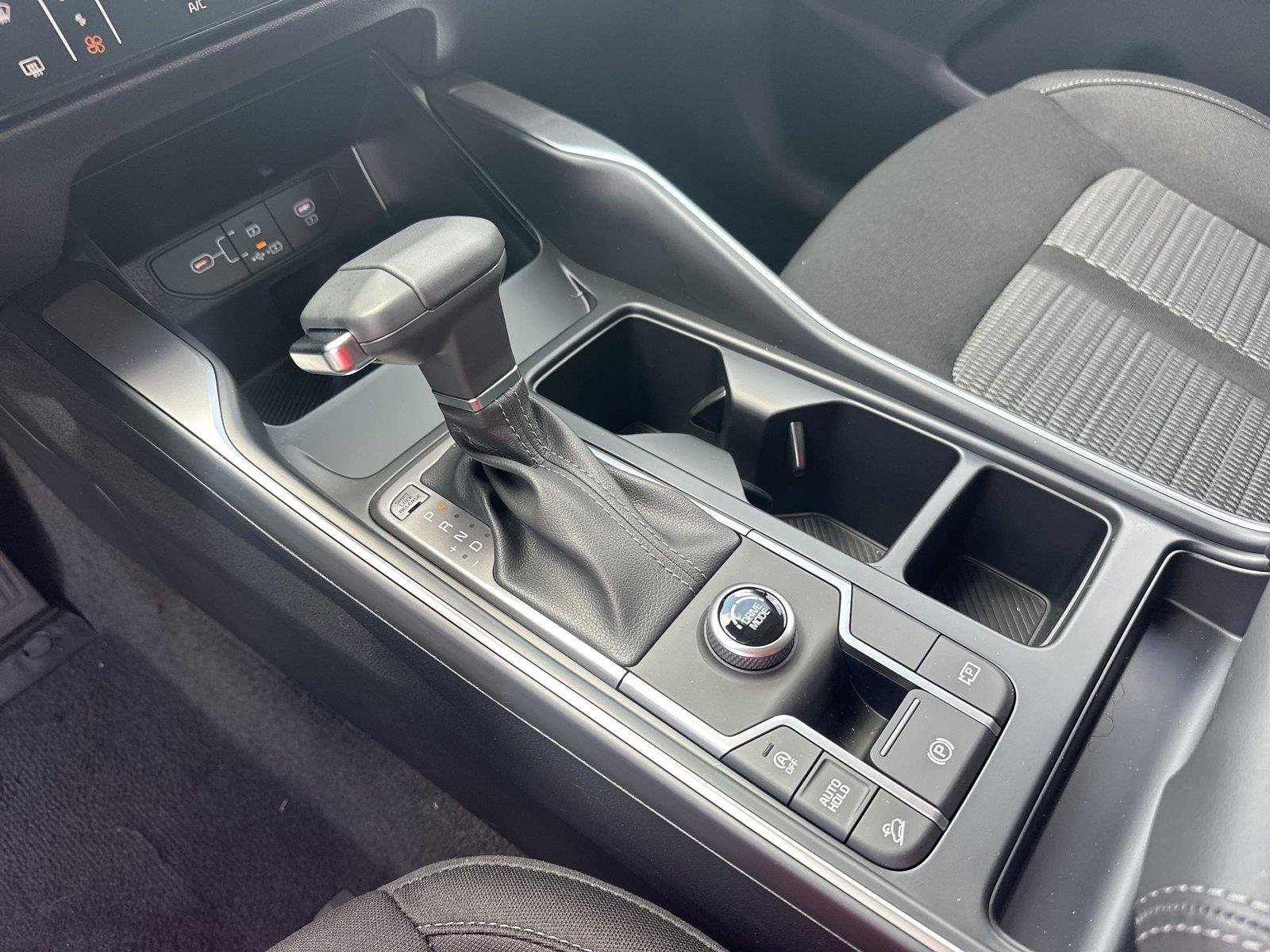 New 2026 Glacial White Pearl Kia LX image 13