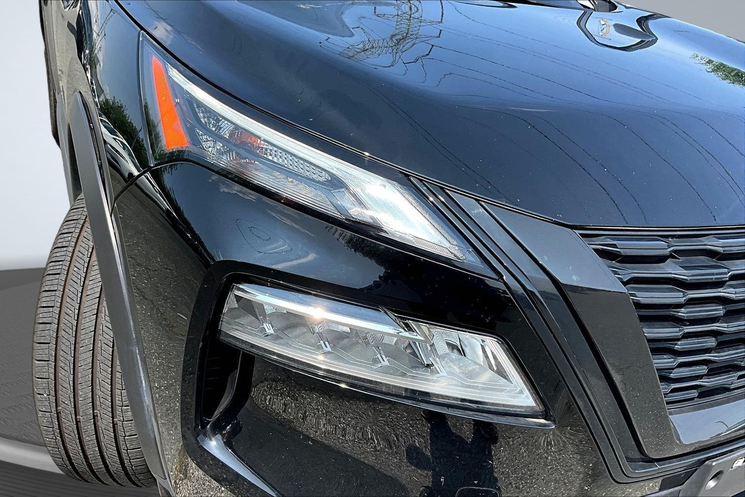 Used 2023 Black Nissan SV image 29