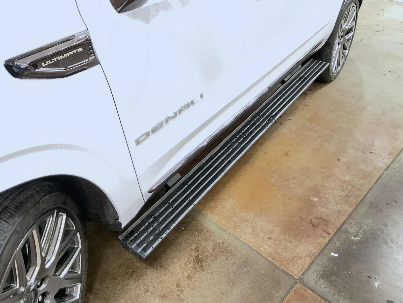 2026 GMC Yukon XL Denali Ultimate - Photo 23