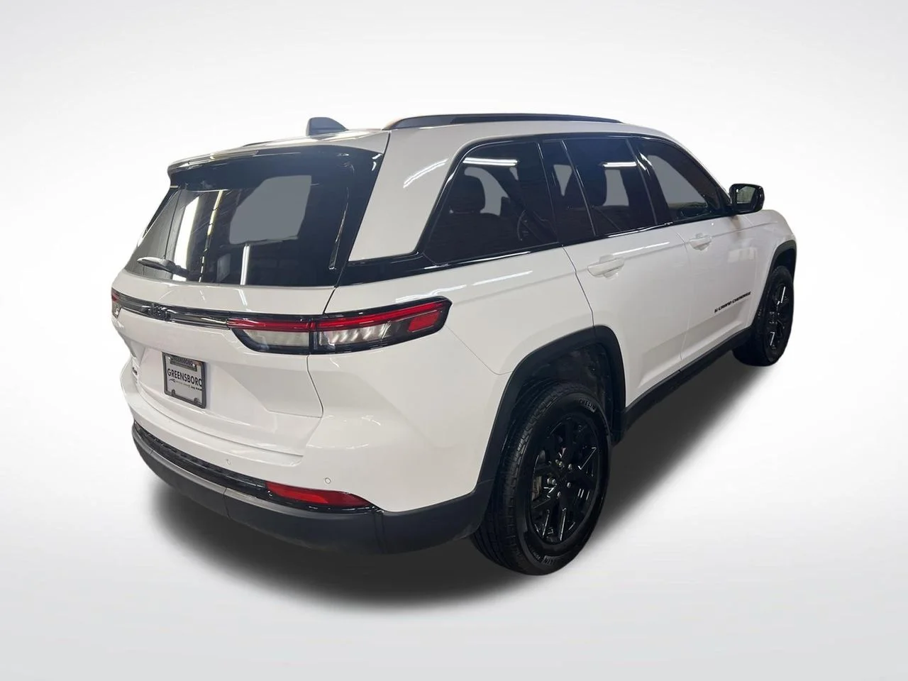 Used 2024 White Jeep Altitude X image 6