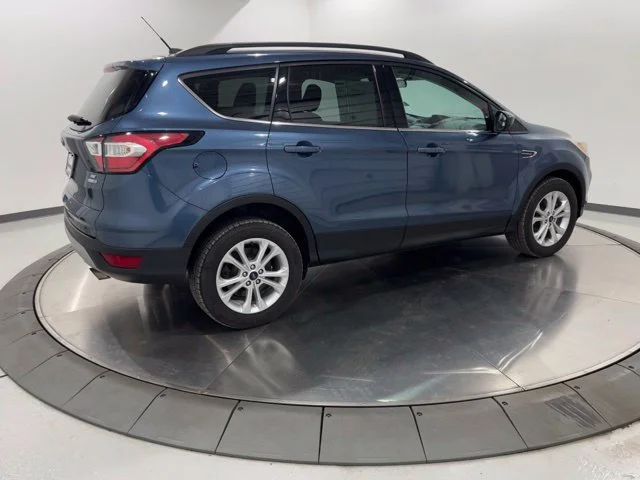 Used 2018 Blue Ford SE image 5