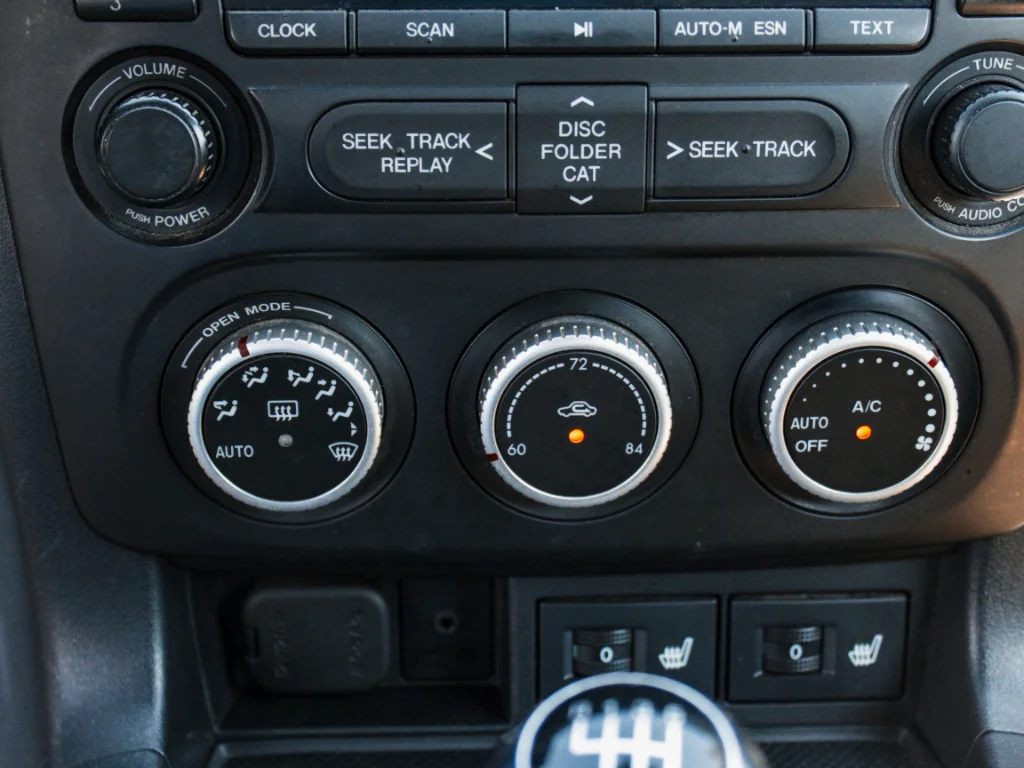 Used 2010 RED Mazda  image 16