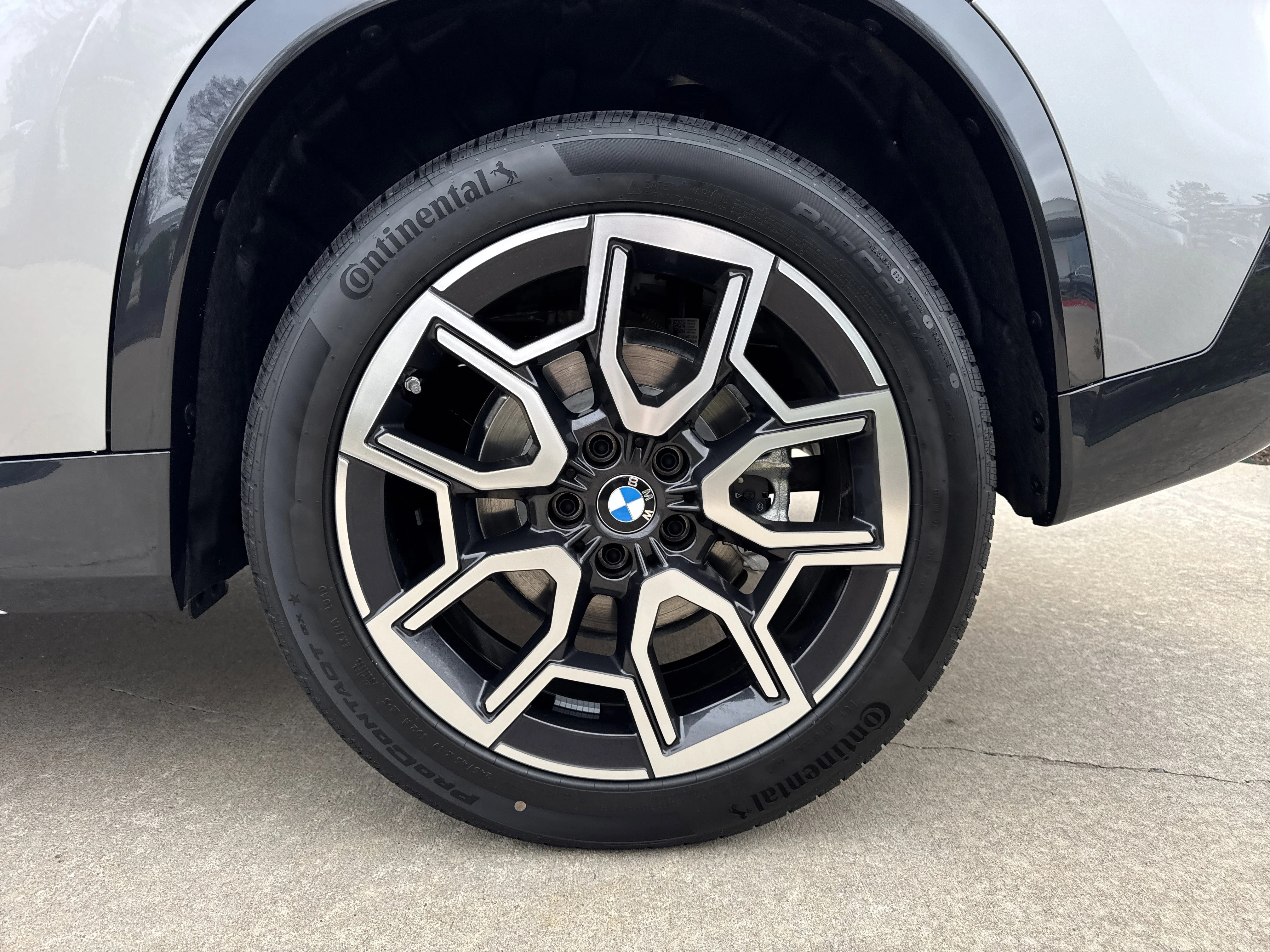New 2026 SPACE SILVER BMW xDrive28i image 26