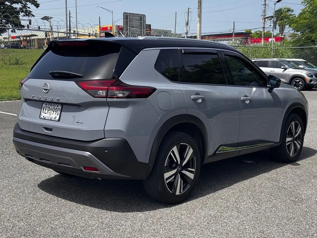 Used 2023  Nissan SL image 11