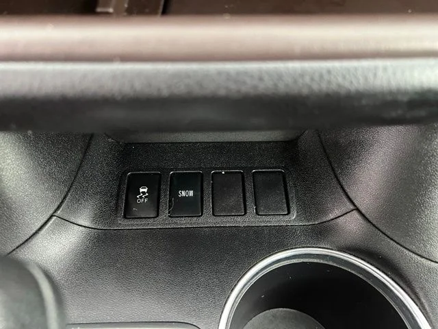 Used 2019 White Toyota LE image 25