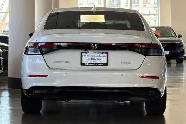 Certified Used 2023 Platinum White Pearl Honda EX-L image 9
