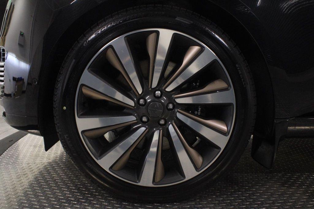New 2026 Santorini Black Land Rover SV image 15