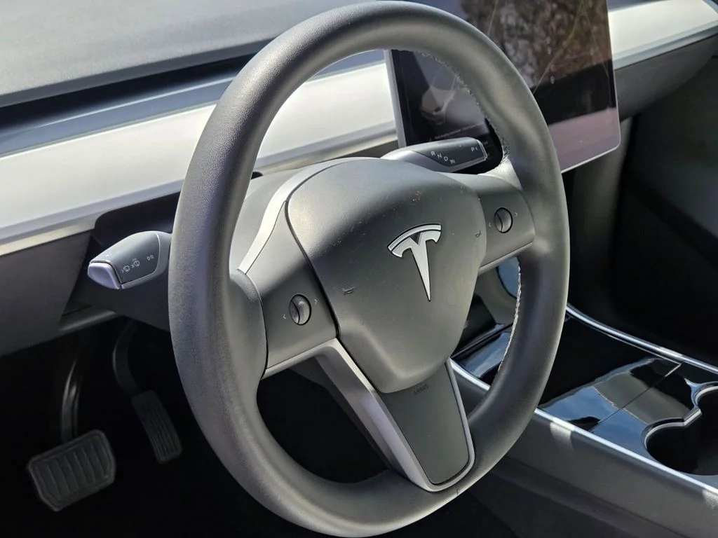 Used 2020  Tesla Long Range image 26