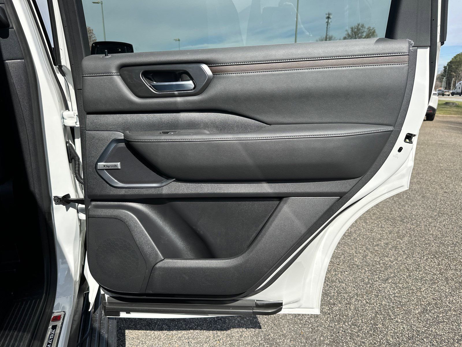 New 2026 White Nissan Platinum image 17
