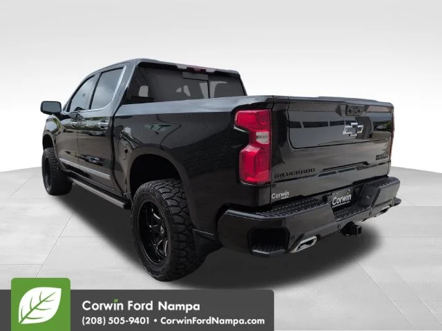 Used 2024 Black Chevrolet High Country image 5