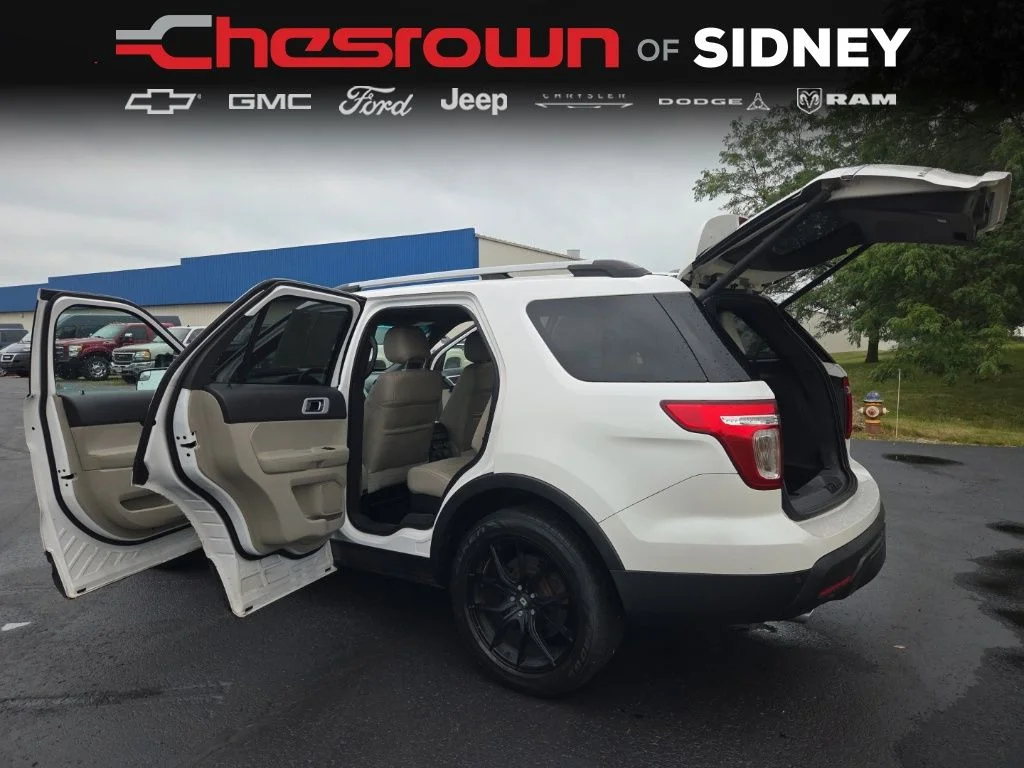 Used 2014 White Ford Limited image 13