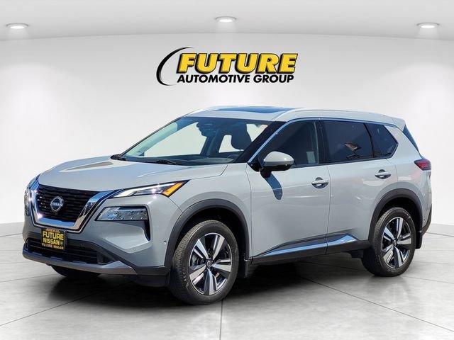 Used 2023 Gray Nissan SL image 5