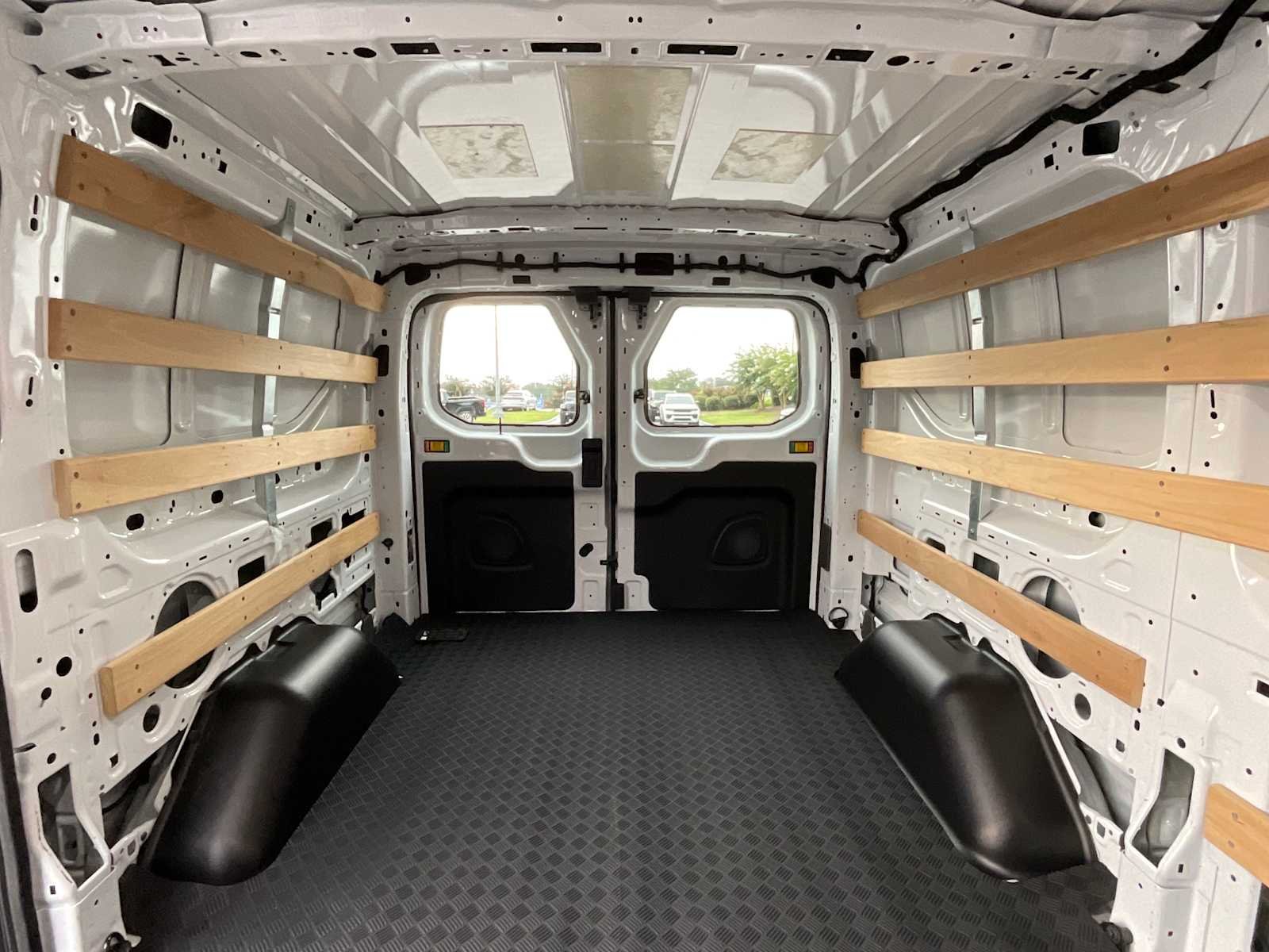 Used 2025 Oxford White Ford  image 25