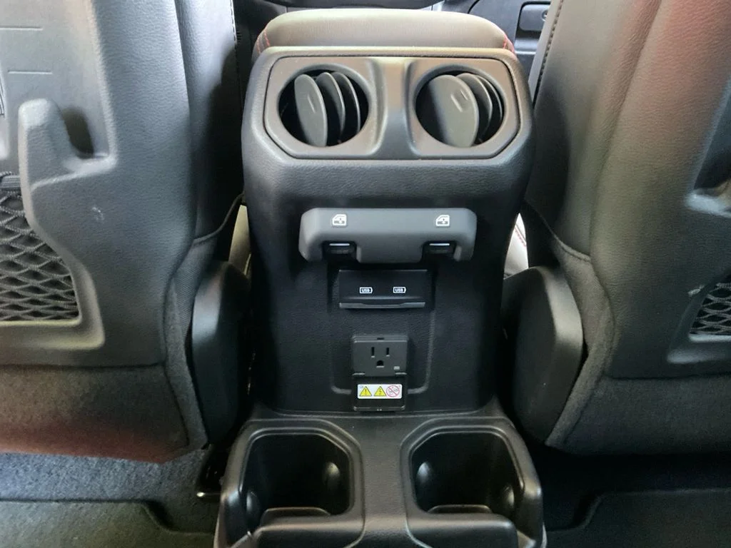Used 2021 Silver Jeep Rubicon image 23