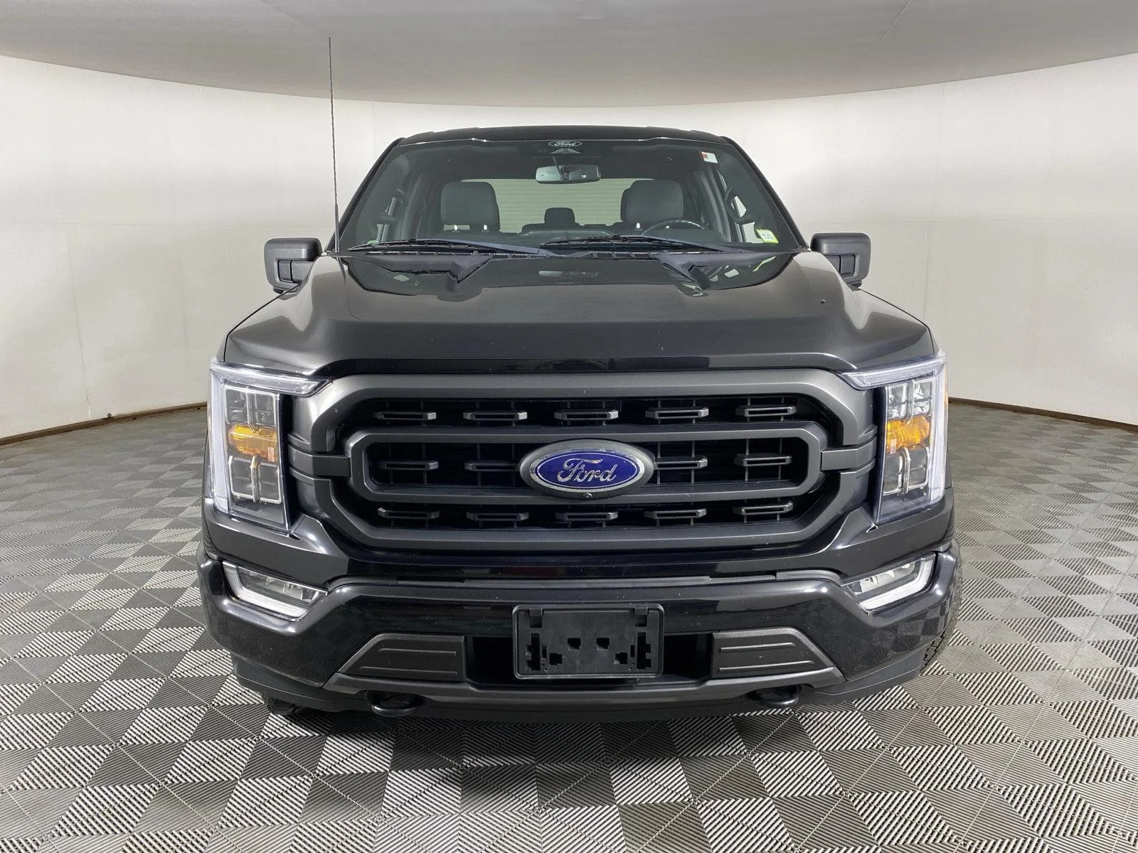 Used 2022 Agate Black Ford XLT image 5
