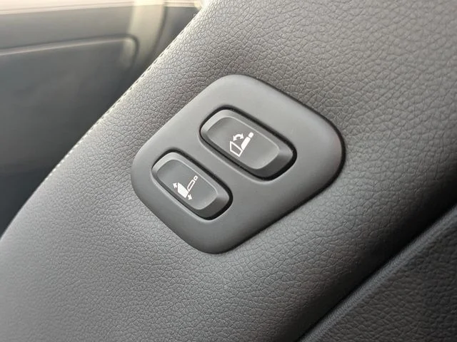 Used 2024 White Genesis Advanced image 18