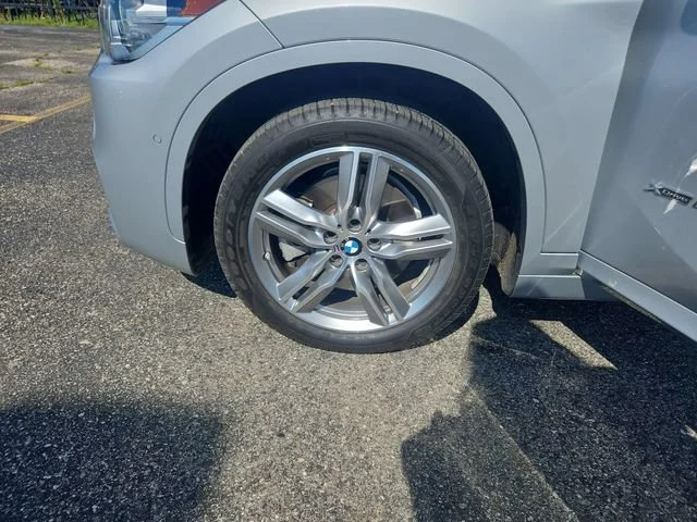 Used 2018 Silver BMW xDrive28i image 27